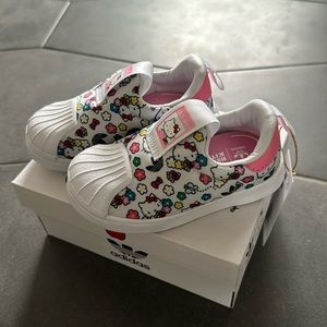 BNIB adidas hello kitty superstar 360 6.5k (toddler size)
